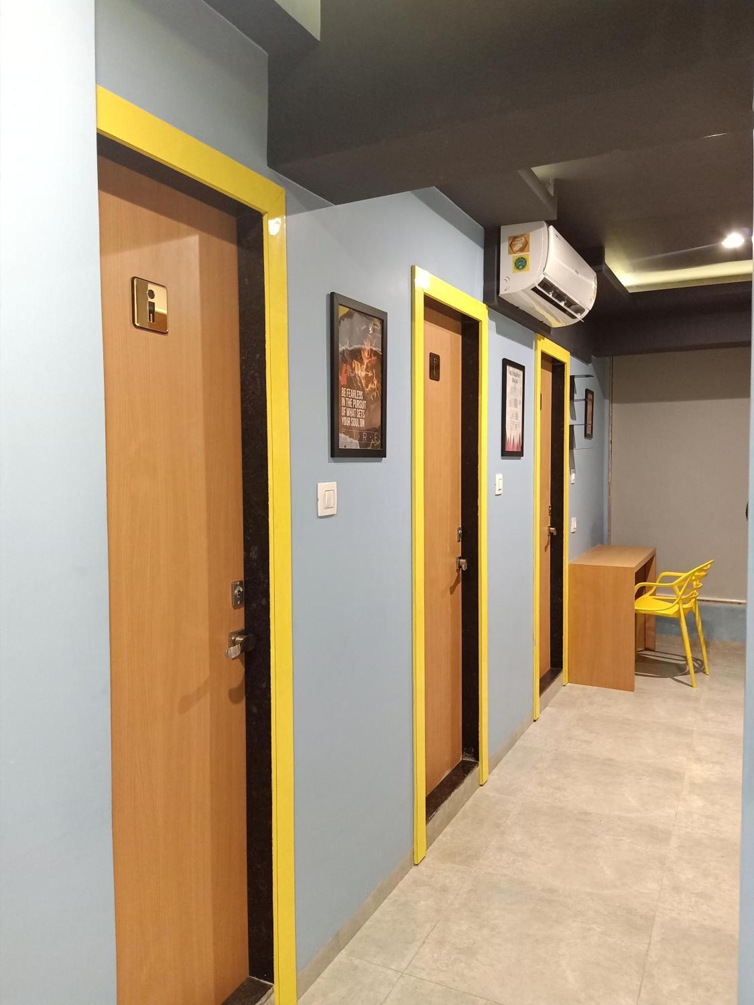 Stay Villa Hostel For Male And Female Mumbai Exterior photo