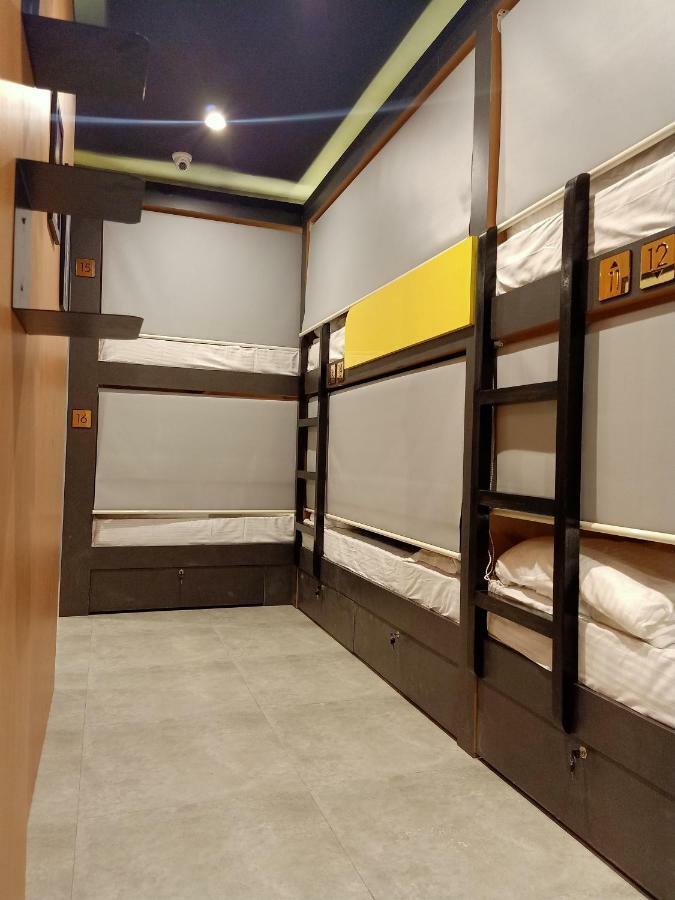 Stay Villa Hostel For Male And Female Mumbai Exterior photo